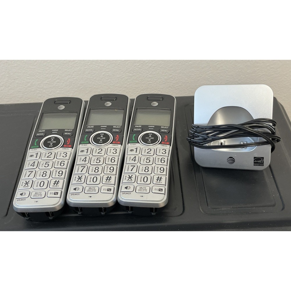 AT&T CL82414 Cordless Home Phones and‎ Adaptor LOT